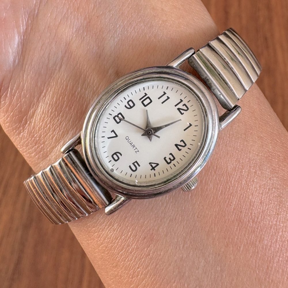 Vintage Ladies Quartz Watch Stretch Stainless New Battery Tested Works